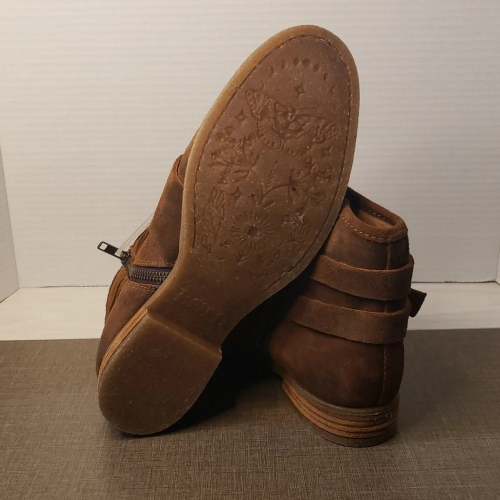 Born‎ Brown Moraga Bootie SZ 9.5